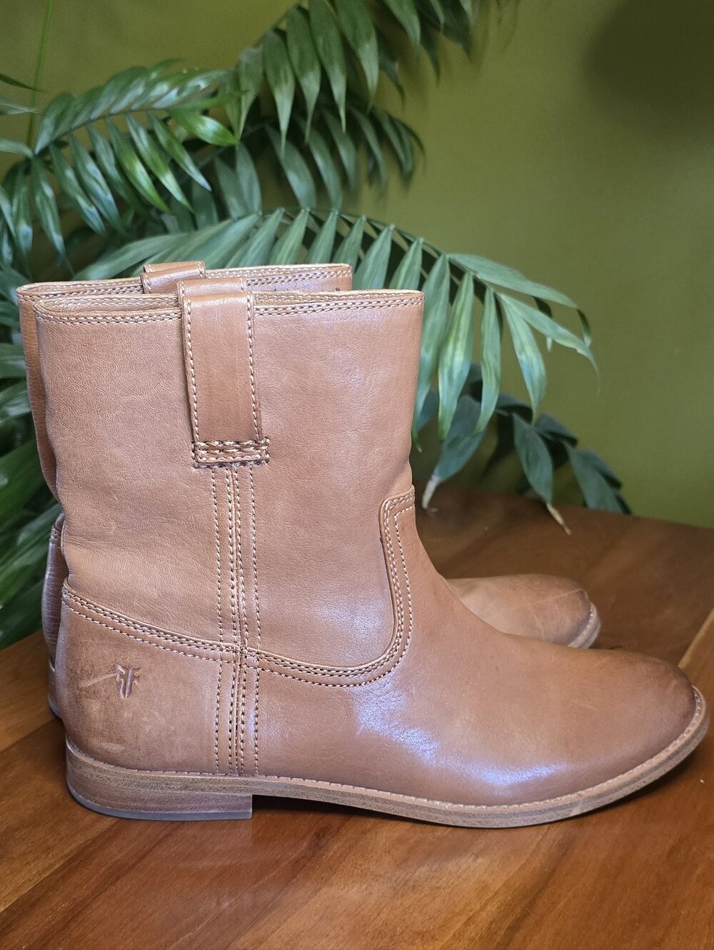 Frye Anna Shortie Carmel Tan Leather Boot Sz 8 Chelsea Booties